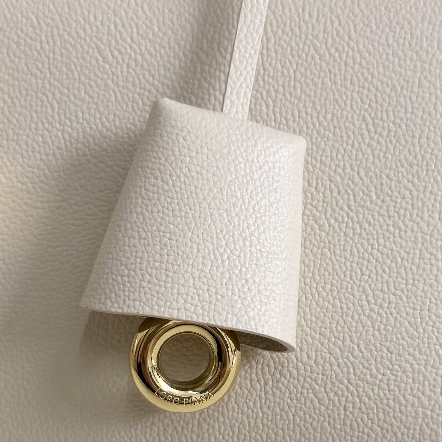 Loro Piana Extra Pocket L27 Calfskin 16x27x10cm