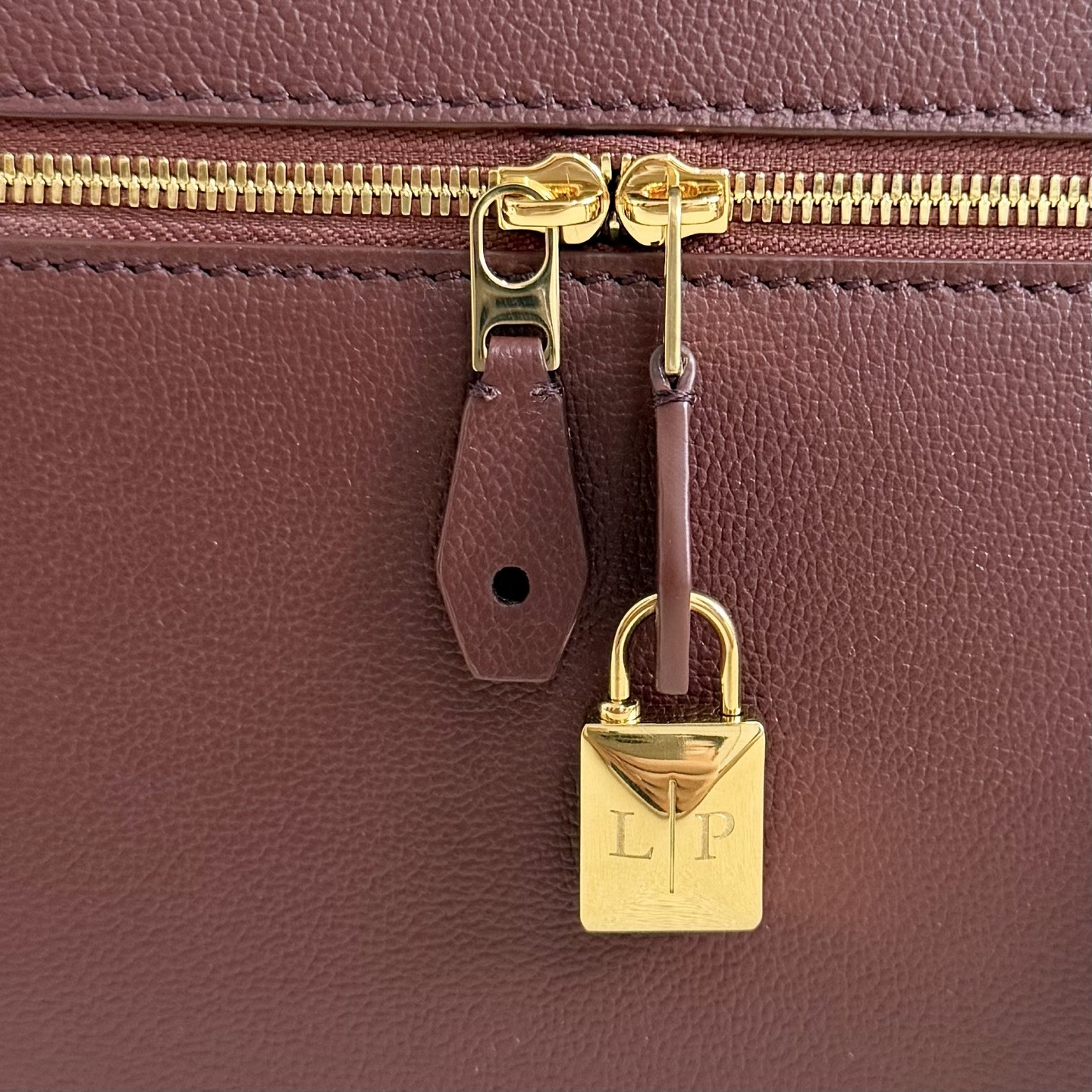 Loro Piana Extra Pocket L27 Calfskin 16x27x10cm