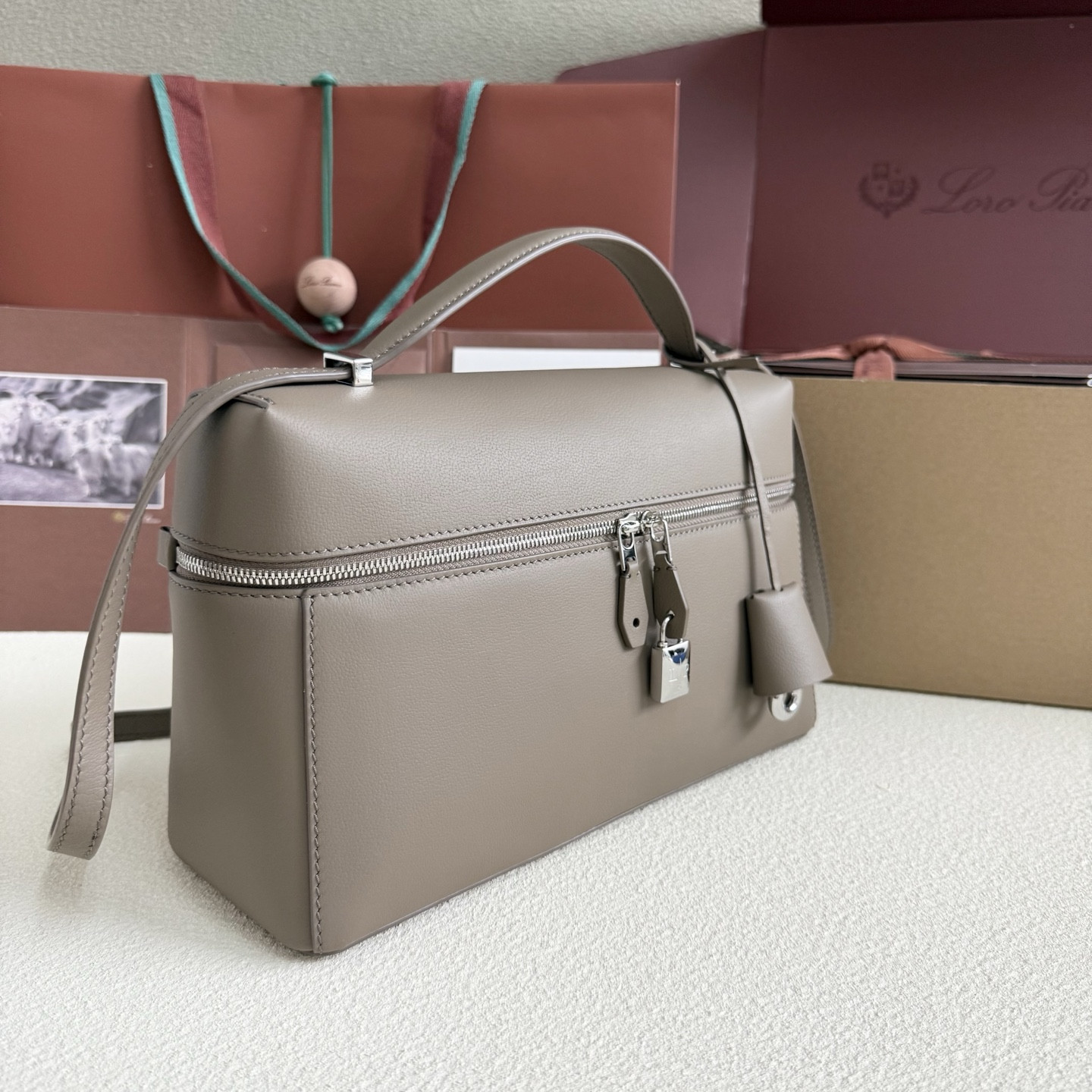Loro Piana Extra Pocket L27 Calfskin 16x27x10cm