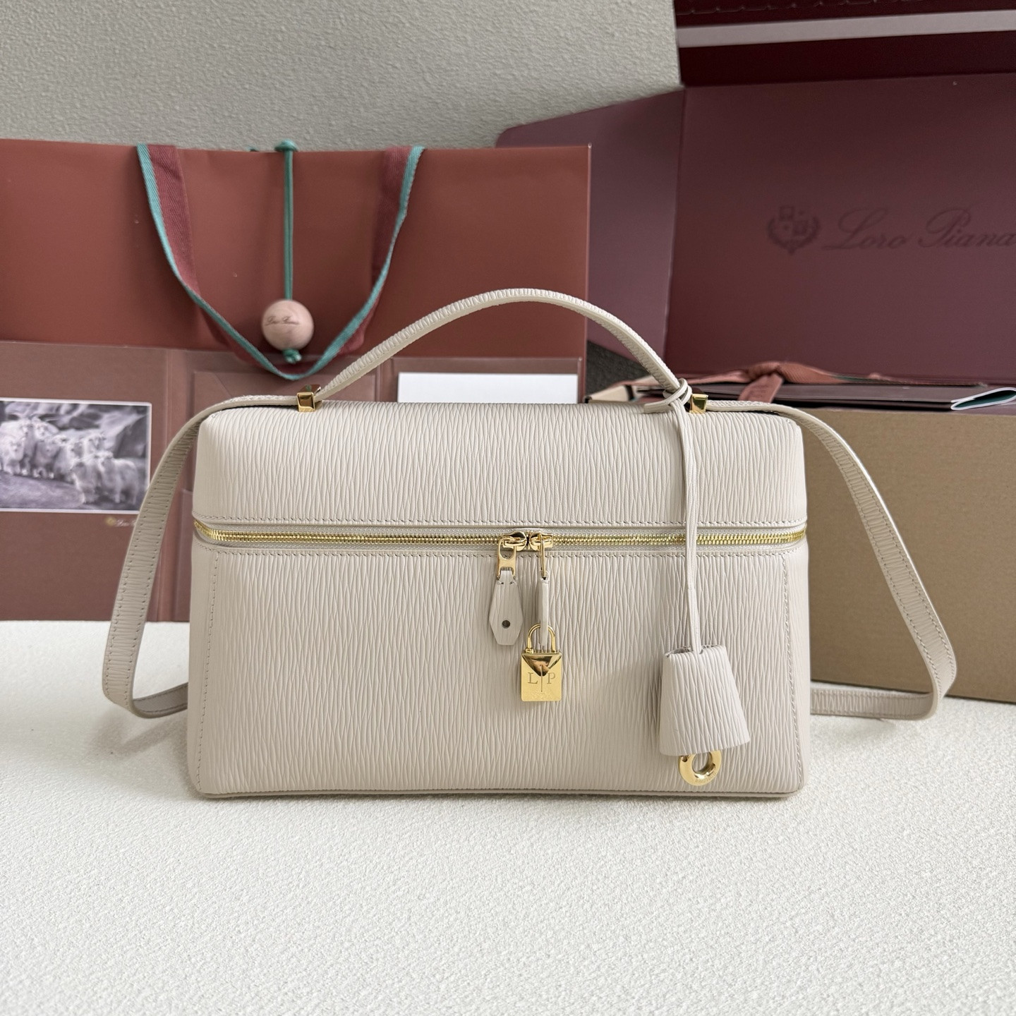 Loro Piana Extra Pocket L27 Calfskin 16x27x10cm