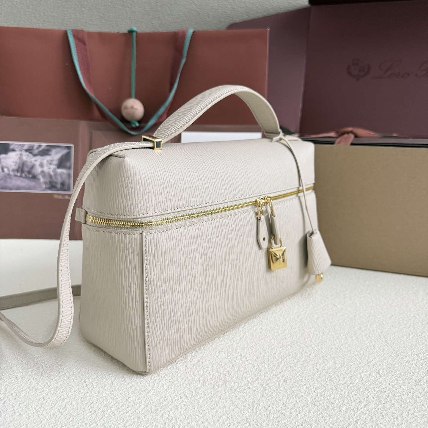 Loro Piana Extra Pocket L27 Calfskin 16x27x10cm