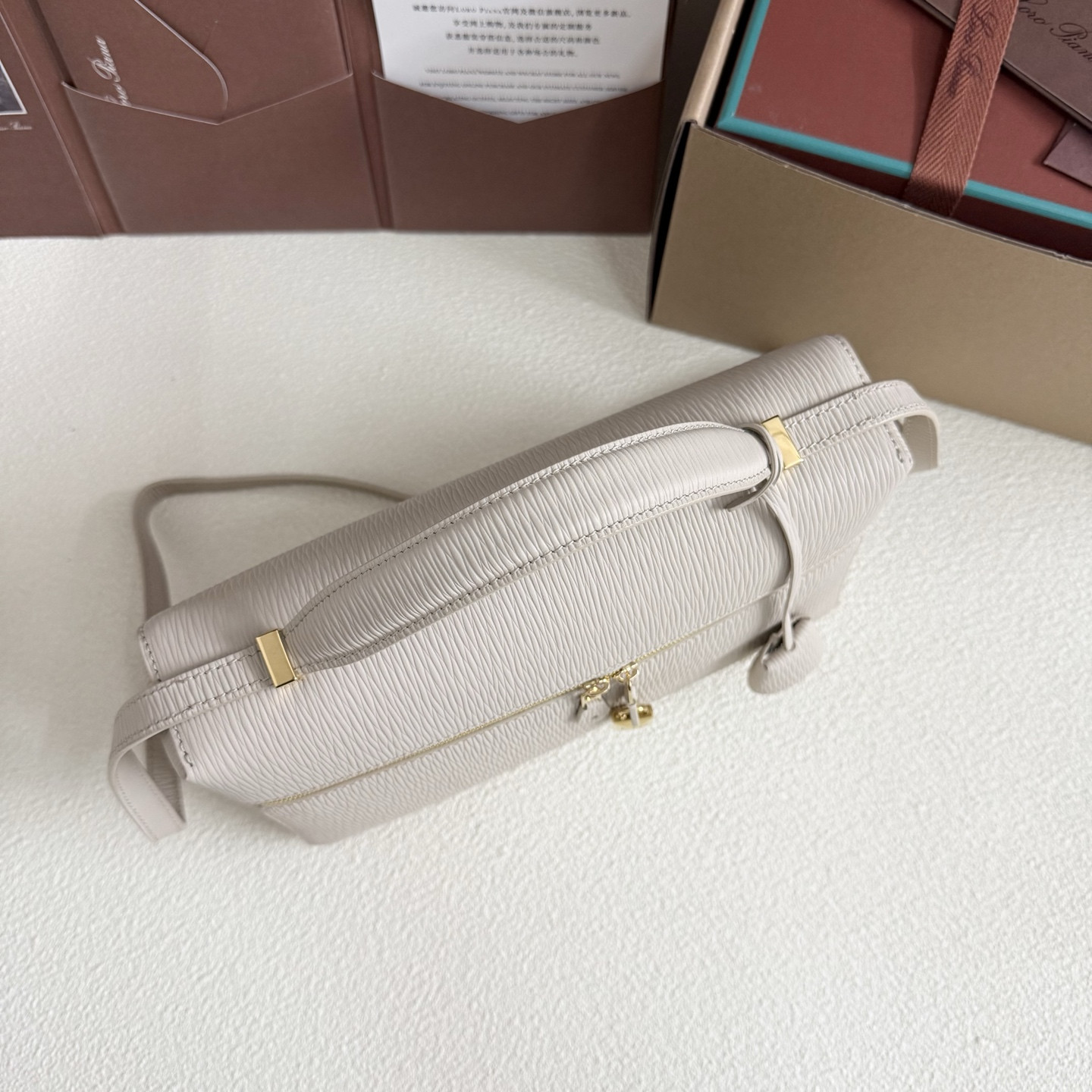 Loro Piana Extra Pocket L27 Calfskin 16x27x10cm