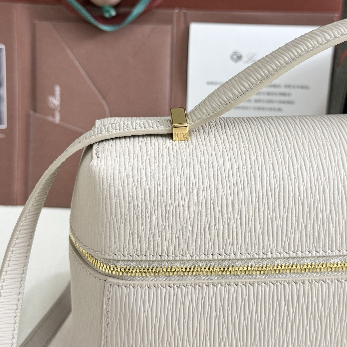 Loro Piana Extra Pocket L27 Calfskin 16x27x10cm