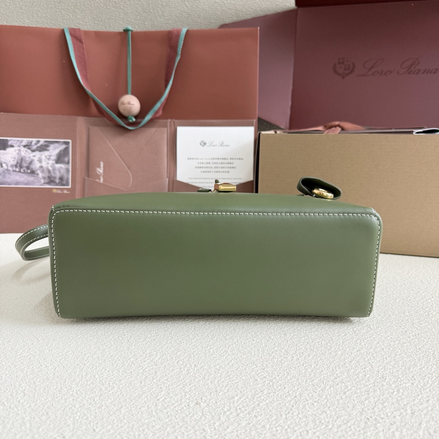 Loro Piana Extra Pocket L27 Calfskin 16x27x10cm