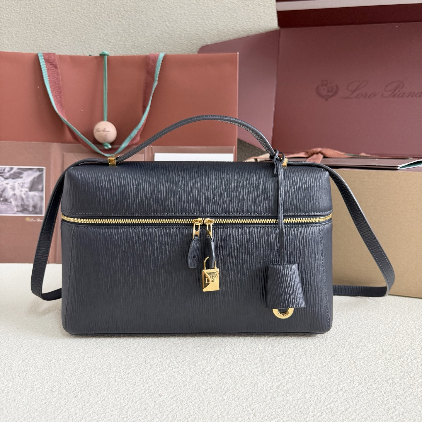 Loro Piana Extra Pocket L27 Calfskin 16x27x10cm