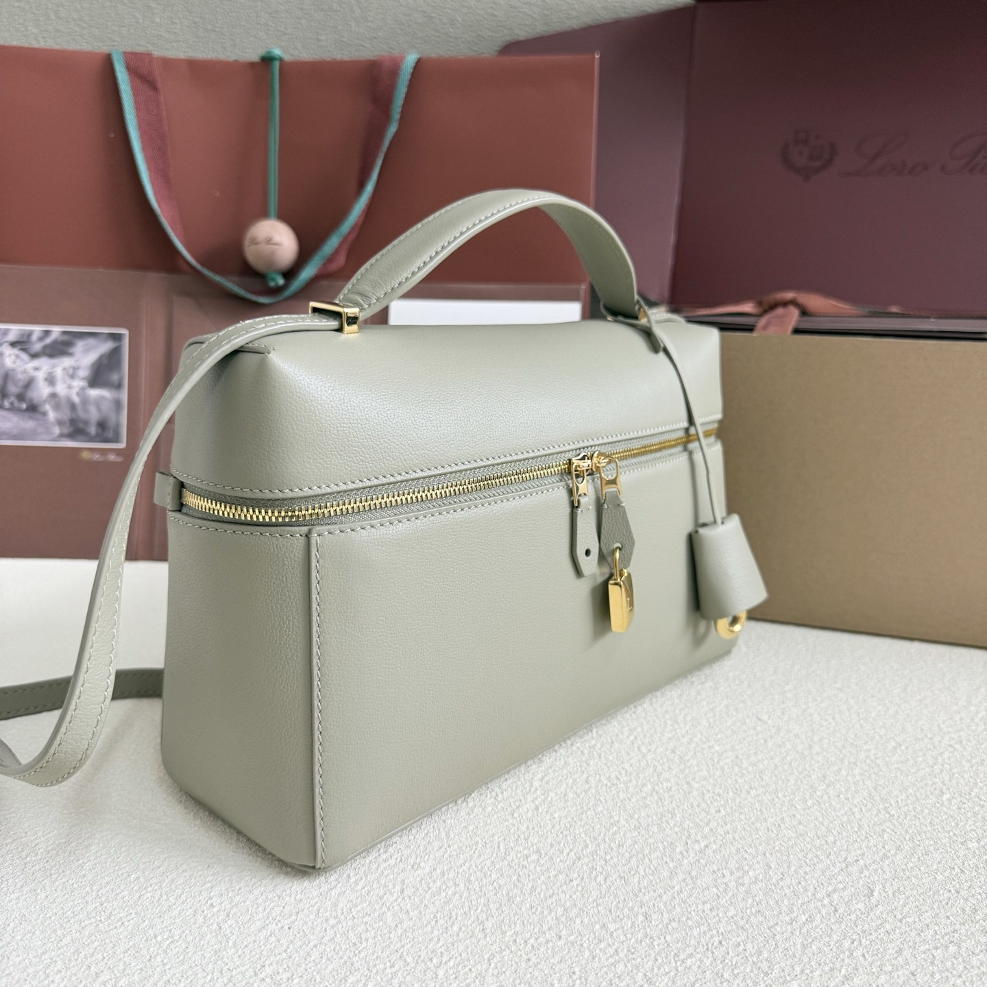 Loro Piana Extra Pocket L27 Calfskin 16x27x10cm