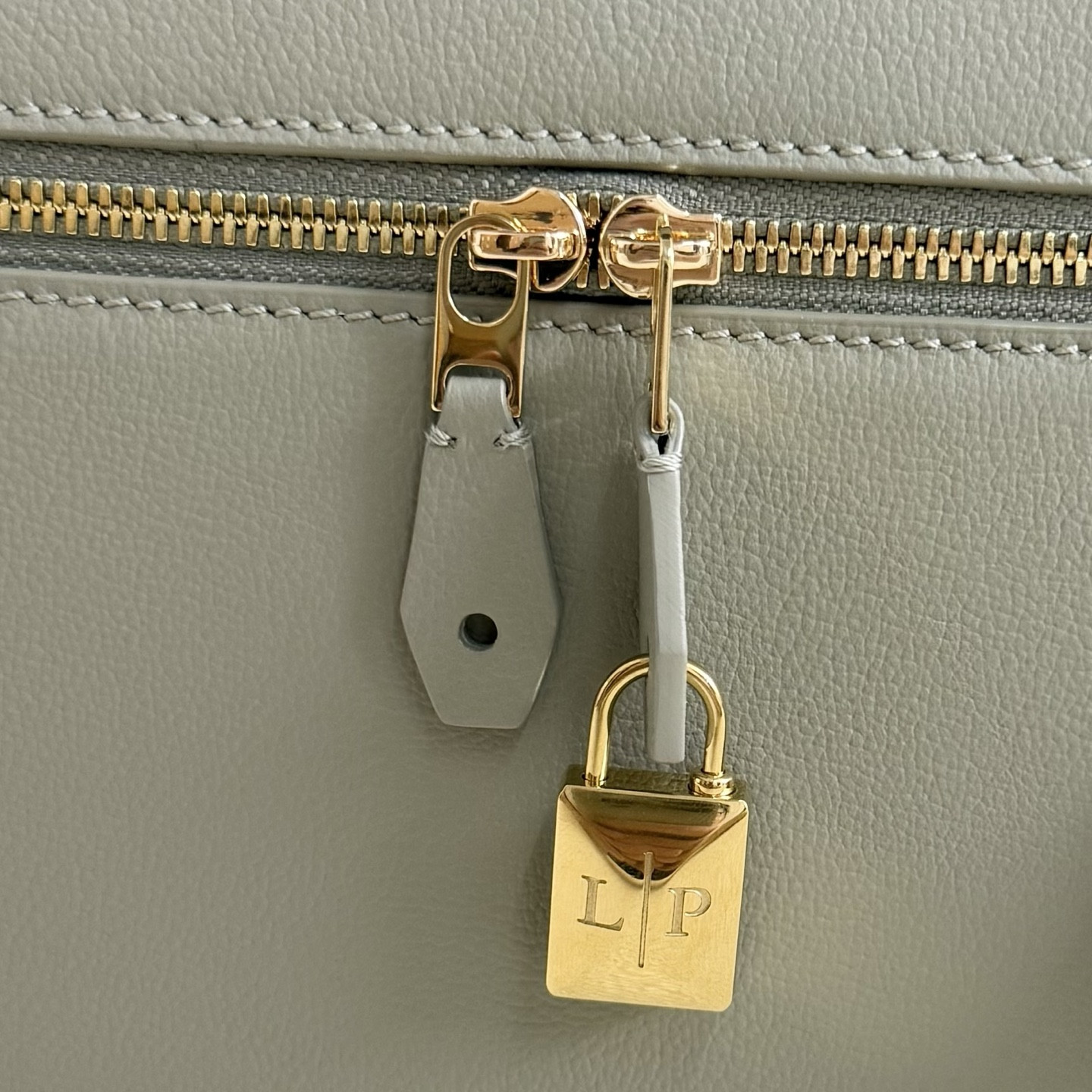 Loro Piana Extra Pocket L27 Calfskin 16x27x10cm