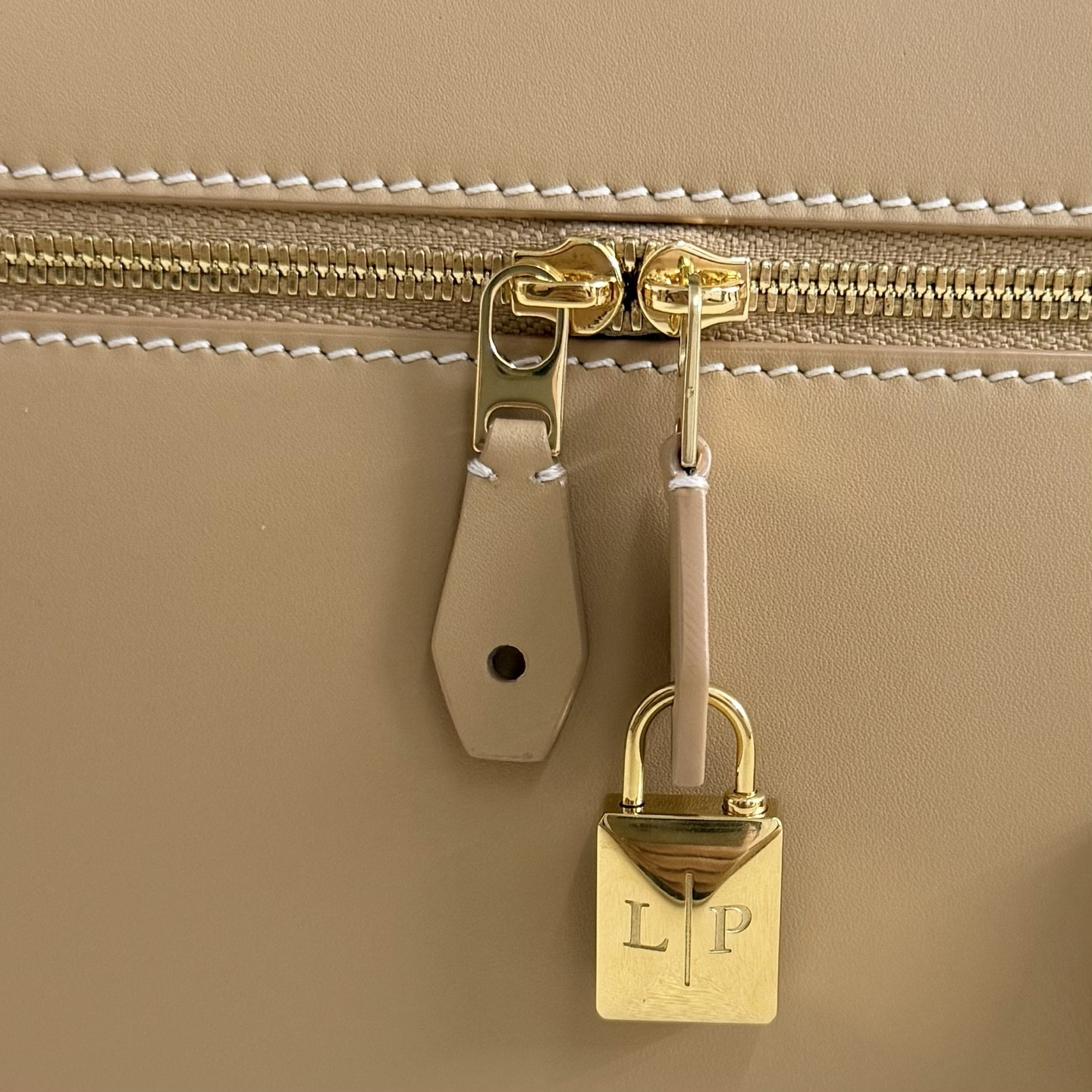 Loro Piana Extra Pocket L27 Calfskin 16x27x10cm