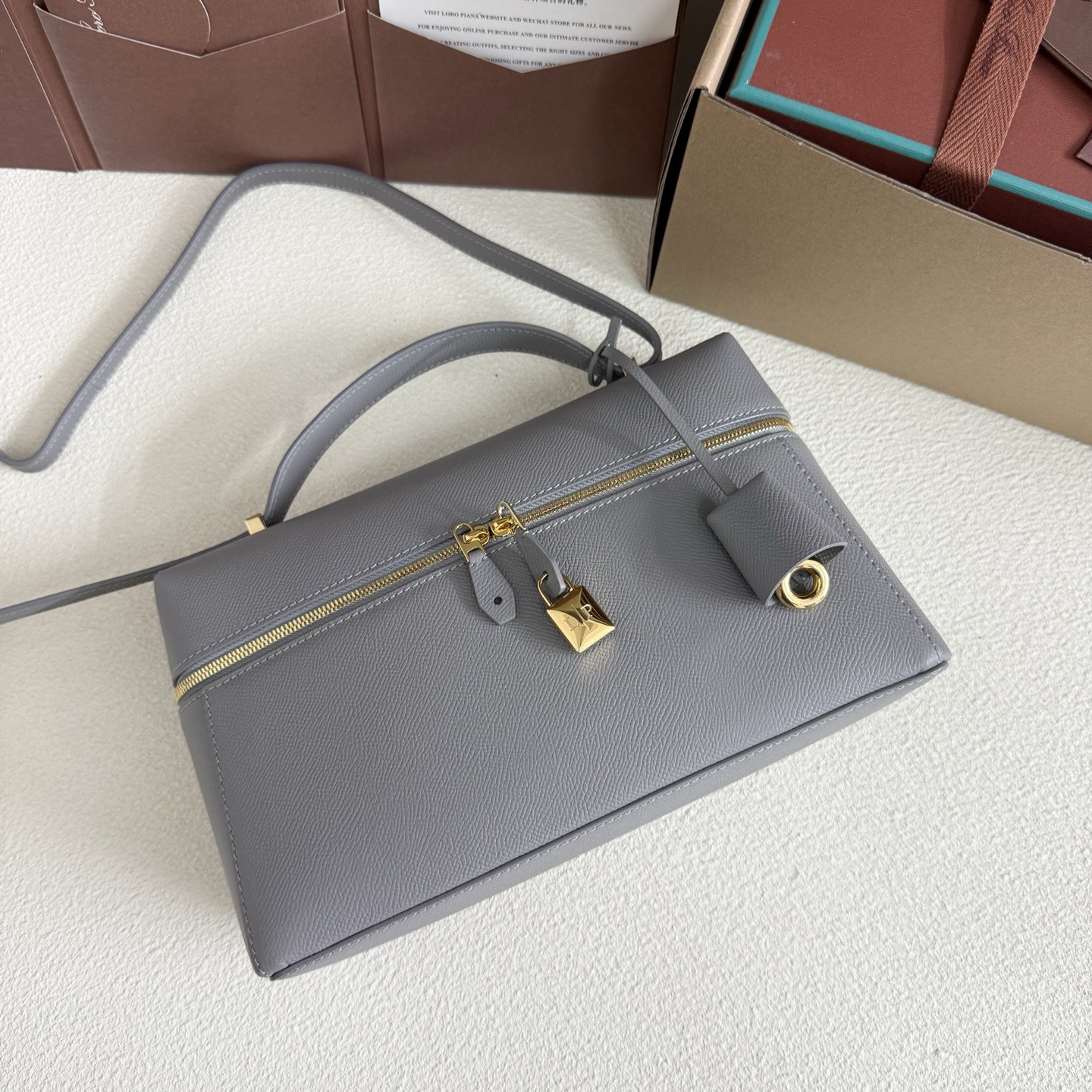 Loro Piana Extra Pocket L27 Calfskin 16x27x10cm