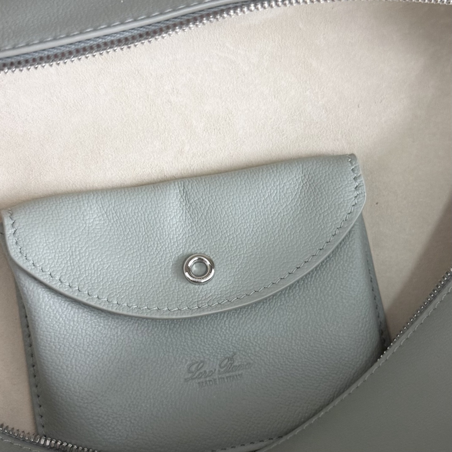 Loro Piana Extra Pocket L27 Calfskin 16x27x10cm