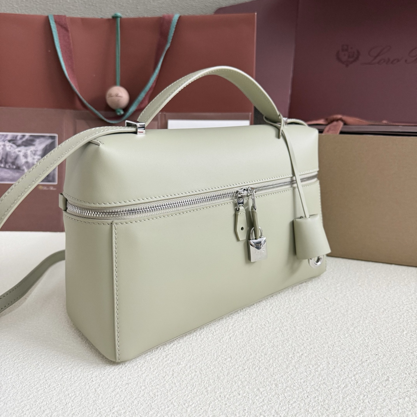 Loro Piana Extra Pocket L27 Calfskin 16x27x10cm