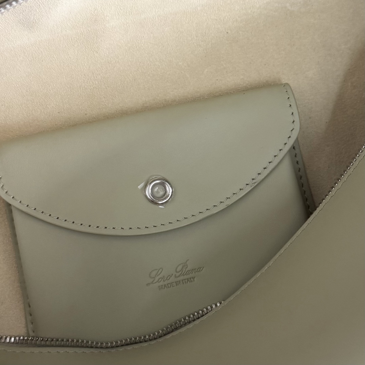 Loro Piana Extra Pocket L27 Calfskin 16x27x10cm