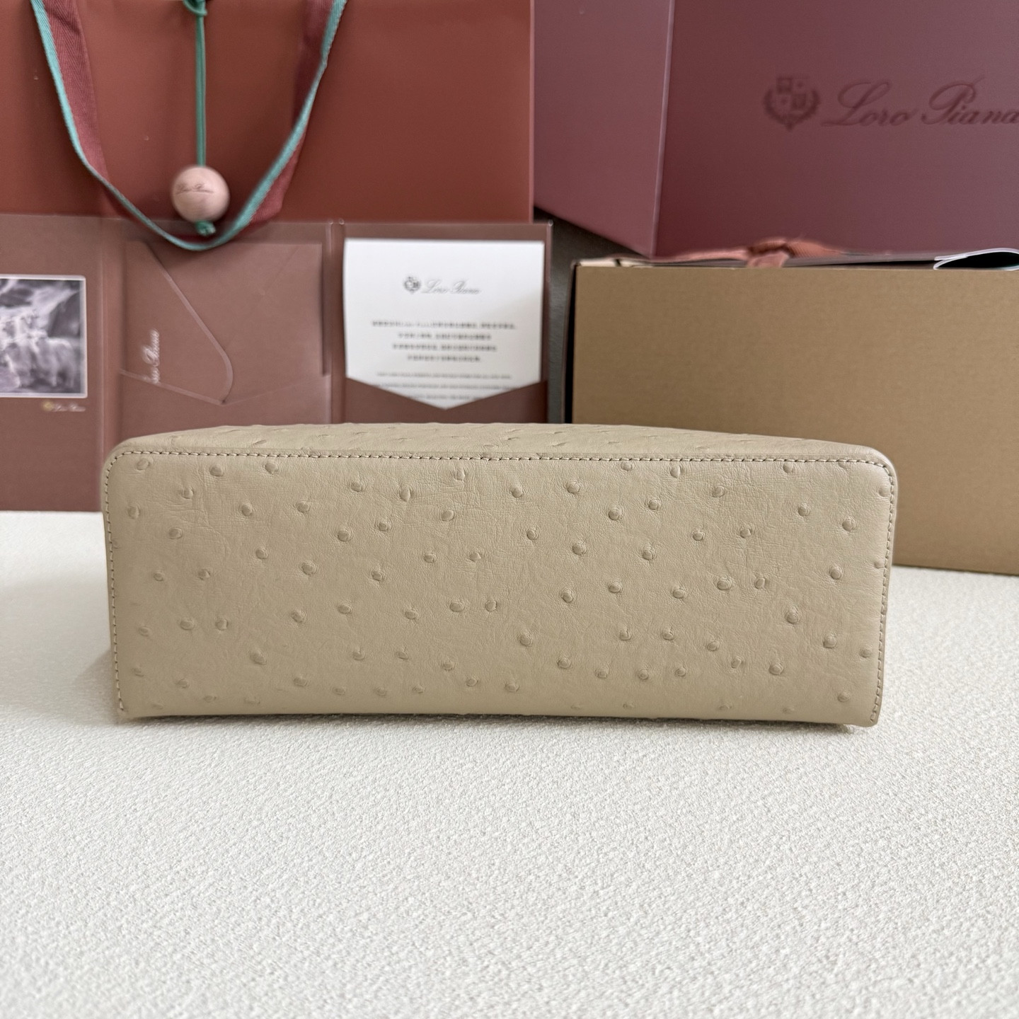 Loro Piana Extra Pocket L27 Ostrich-grained Leather 16x27x10cm