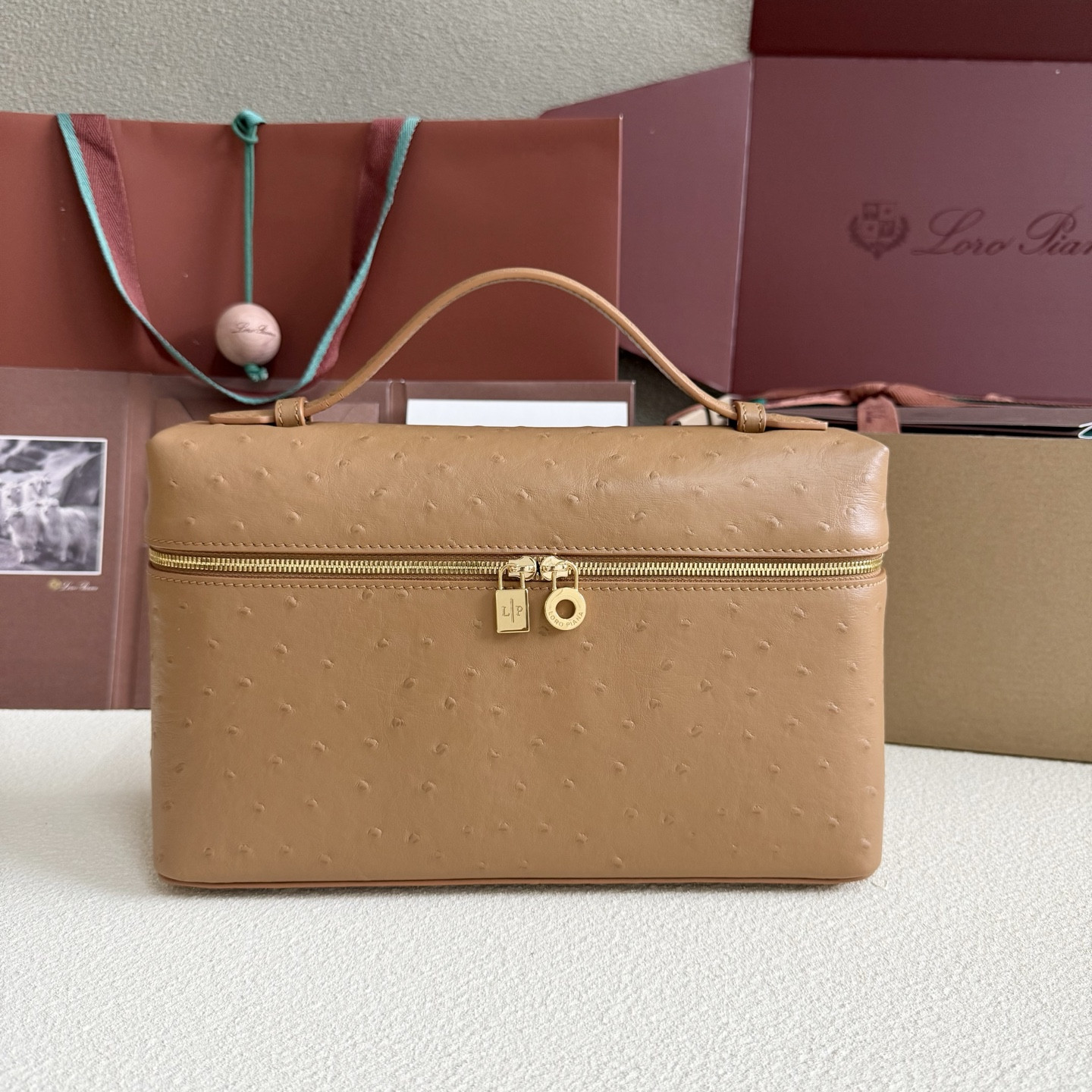 Loro Piana Extra Pocket L27 Ostrich-grained Leather 16x27x10cm