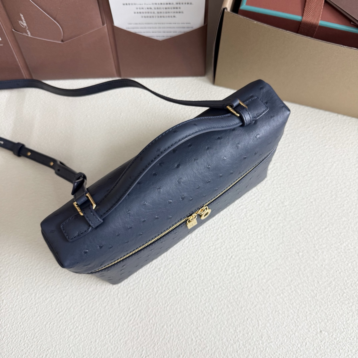 Loro Piana Extra Pocket L27 Ostrich-grained Leather 16x27x10cm