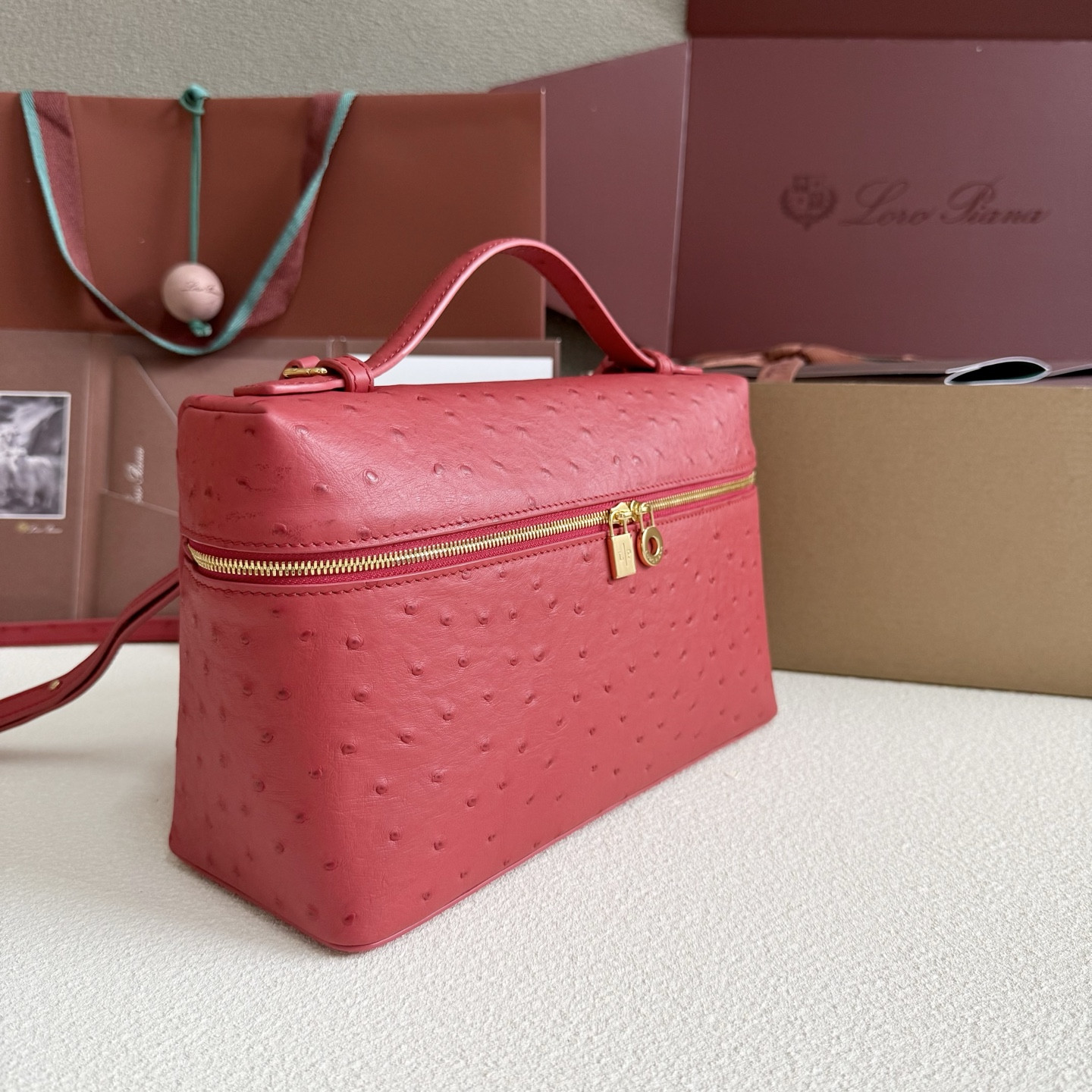 Loro Piana Extra Pocket L27 Ostrich-grained Leather 16x27x10cm