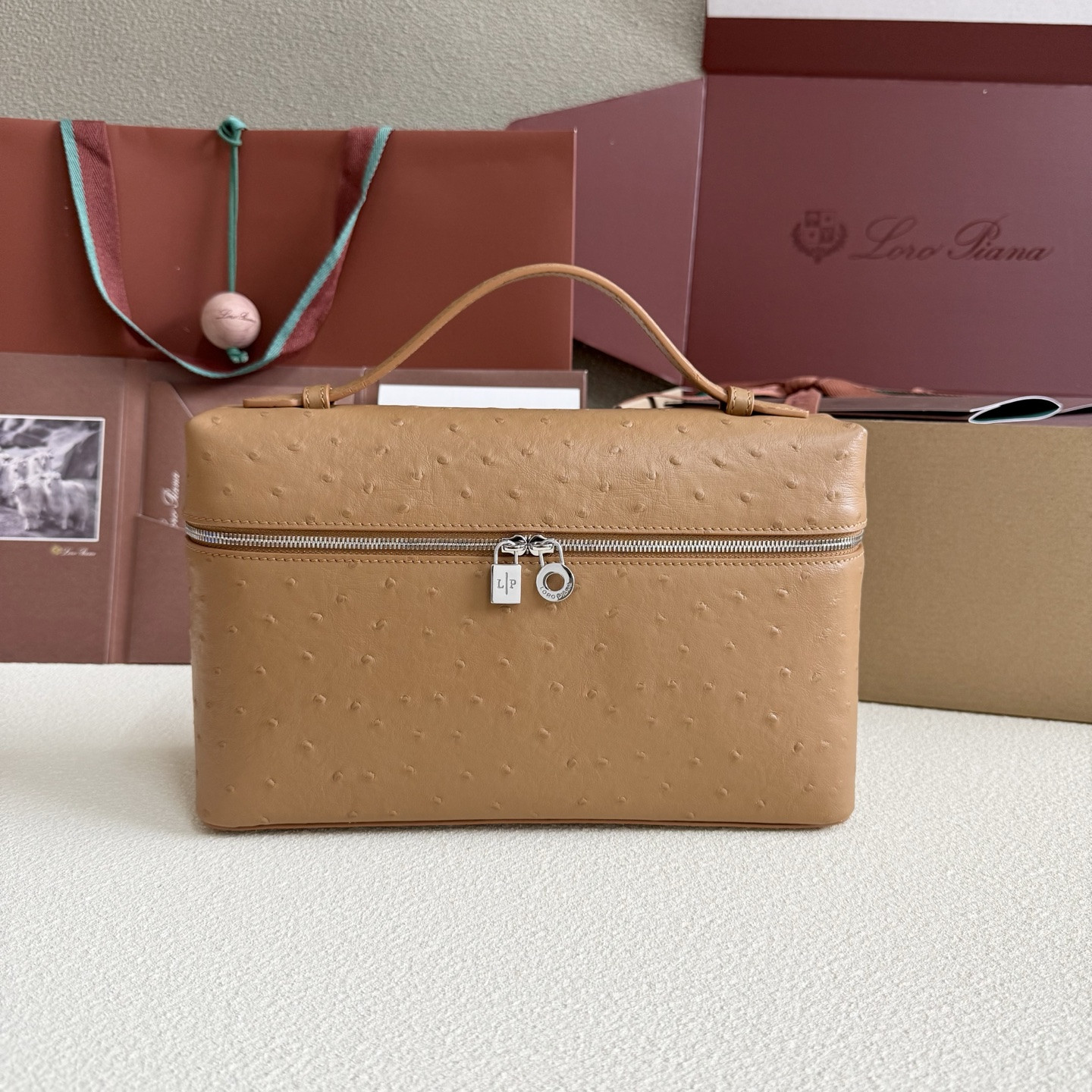 Loro Piana Extra Pocket L27 Ostrich-grained Leather 16x27x10cm