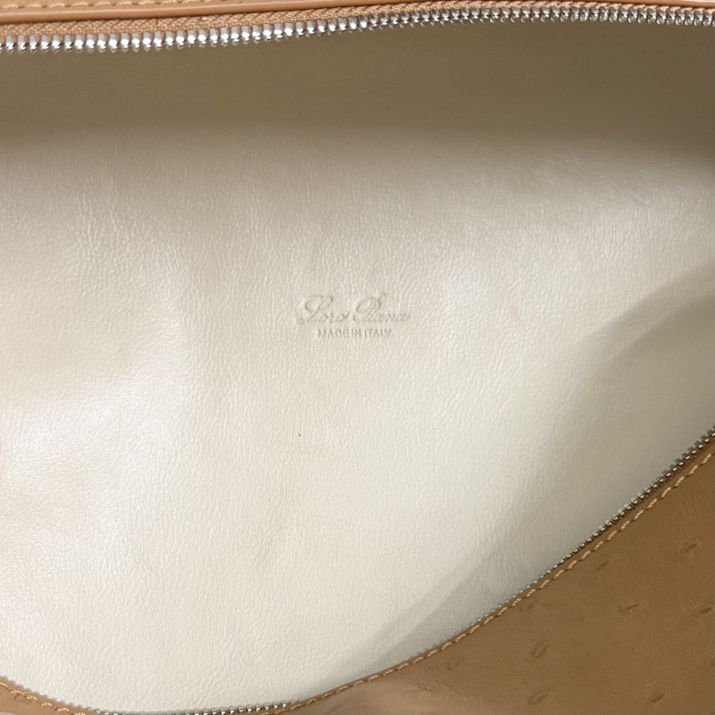Loro Piana Extra Pocket L27 Ostrich-grained Leather 16x27x10cm