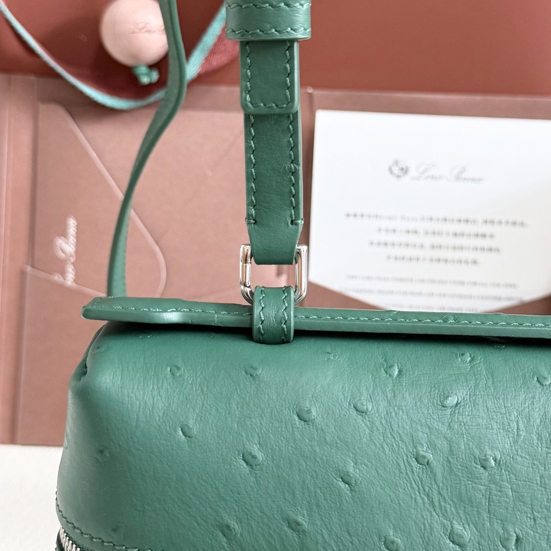 Loro Piana Extra Pocket L27 Ostrich-grained Leather 16x27x10cm