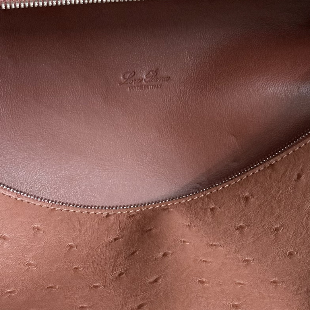 Loro Piana Extra Pocket L27 Ostrich-grained Leather 16x27x10cm