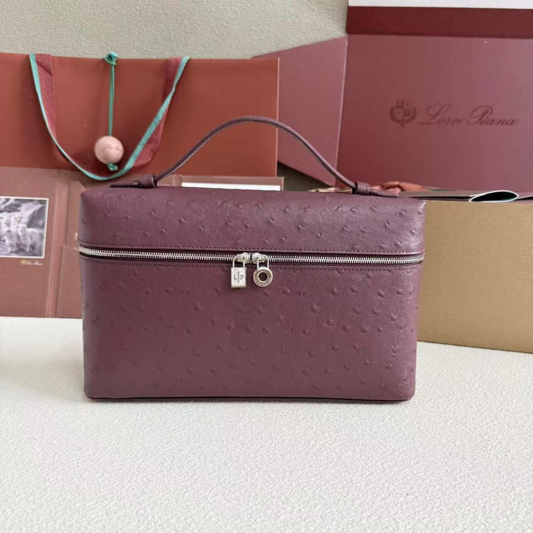 Loro Piana Extra Pocket L27 Ostrich-grained Leather 16x27x10cm
