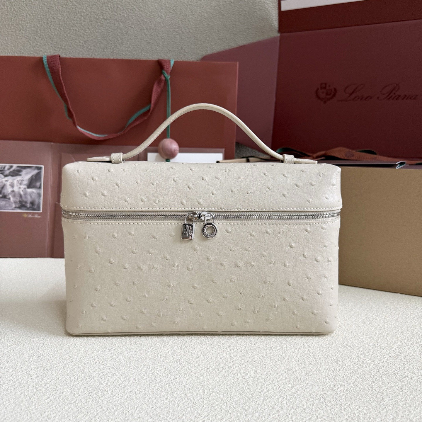 Loro Piana Extra Pocket L27 Ostrich-grained Leather 16x27x10cm