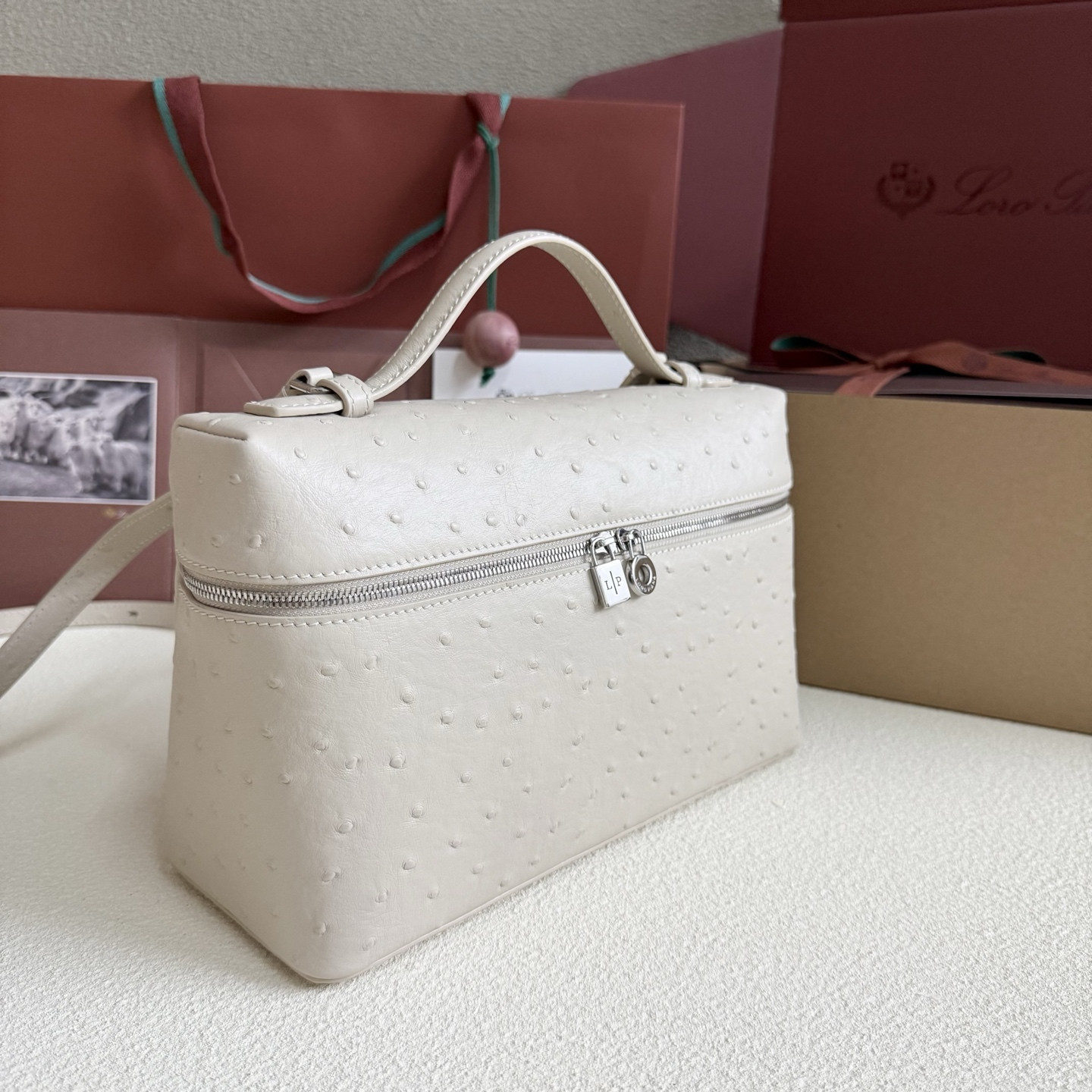 Loro Piana Extra Pocket L27 Ostrich-grained Leather 16x27x10cm