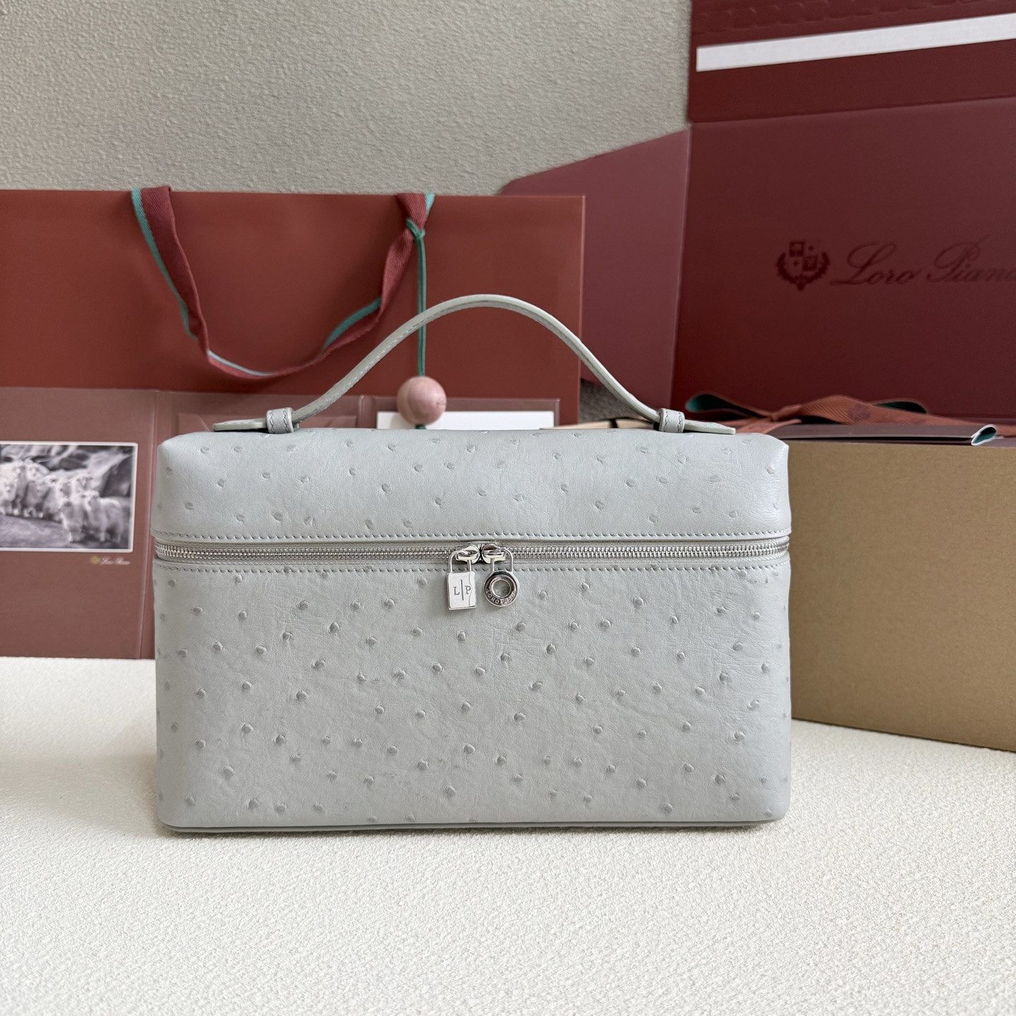 Loro Piana Extra Pocket L27 Ostrich-grained Leather 16x27x10cm