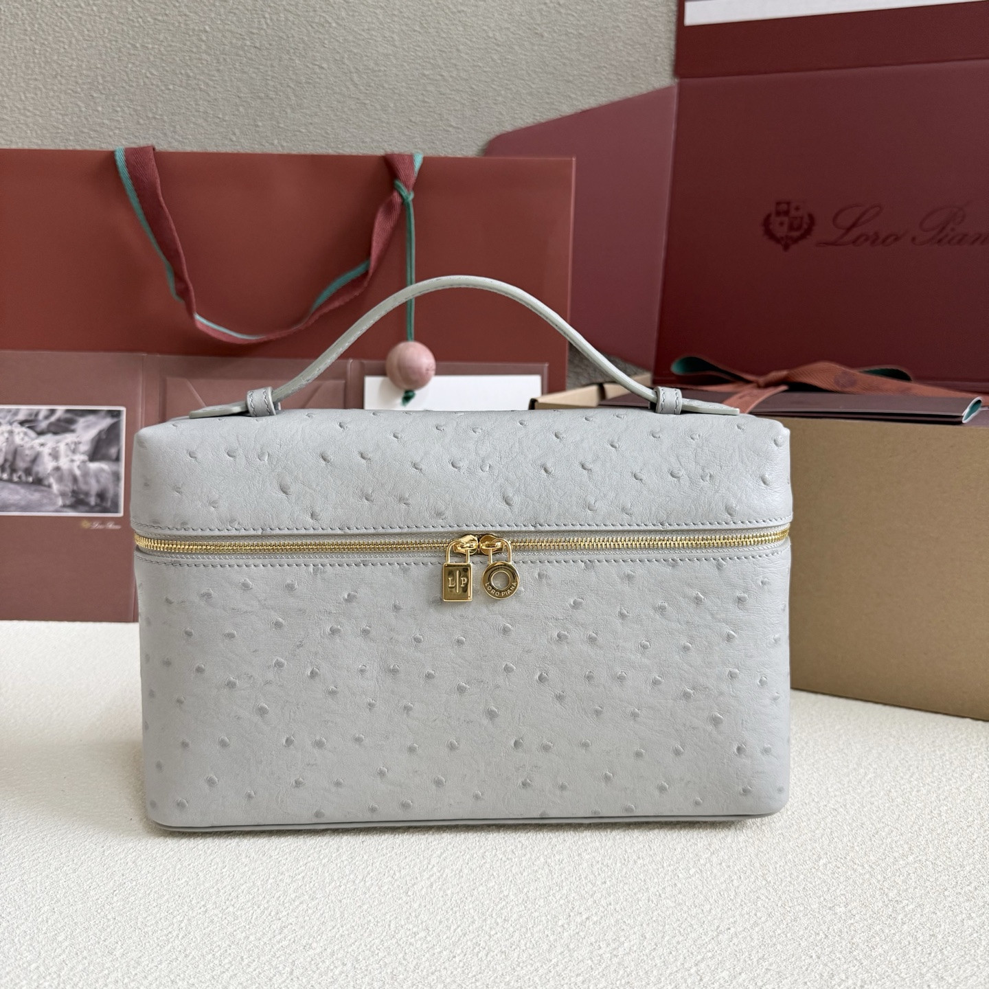 Loro Piana Extra Pocket L27 Ostrich-grained Leather 16x27x10cm