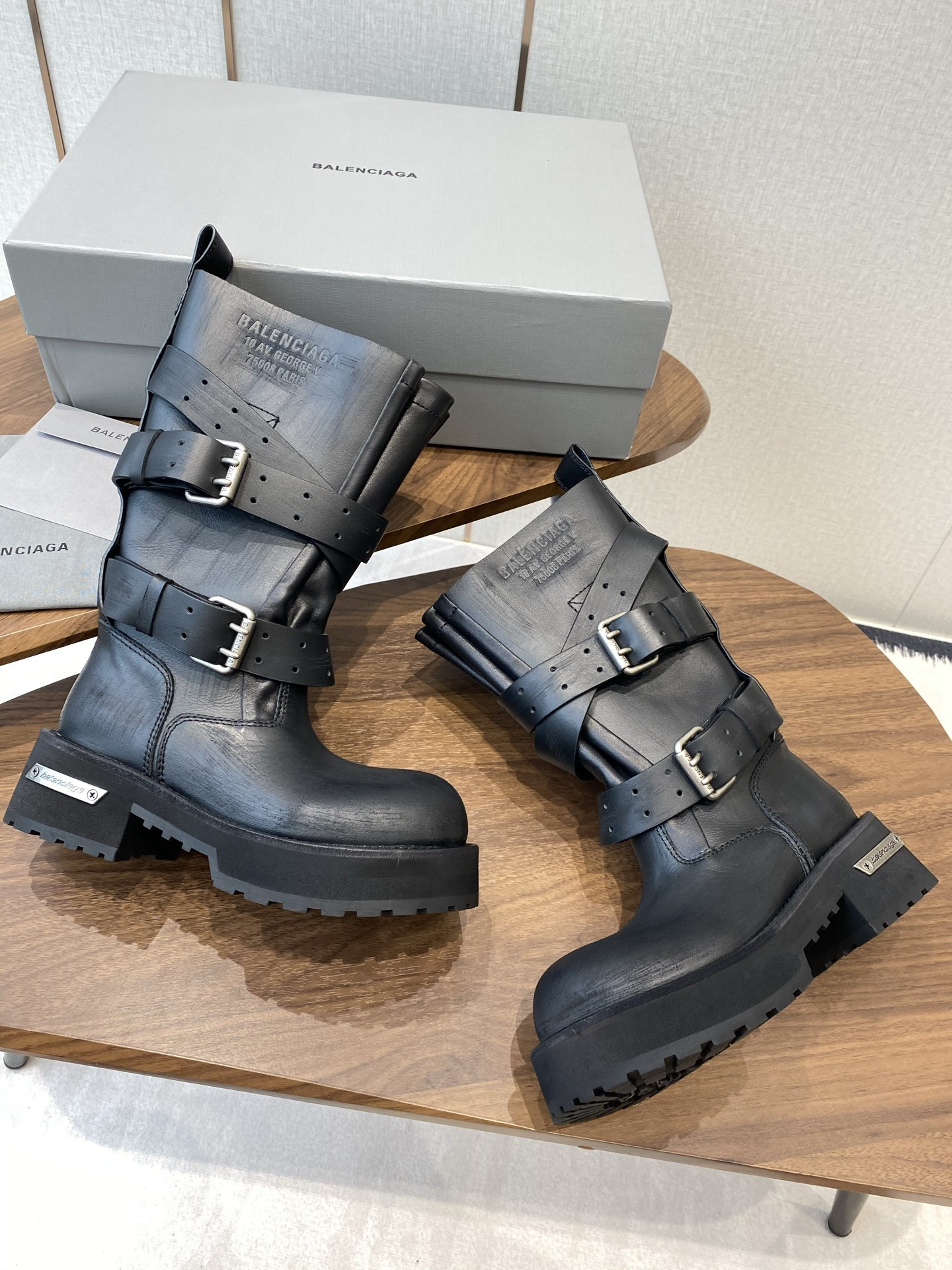 UA Balenciaga Women