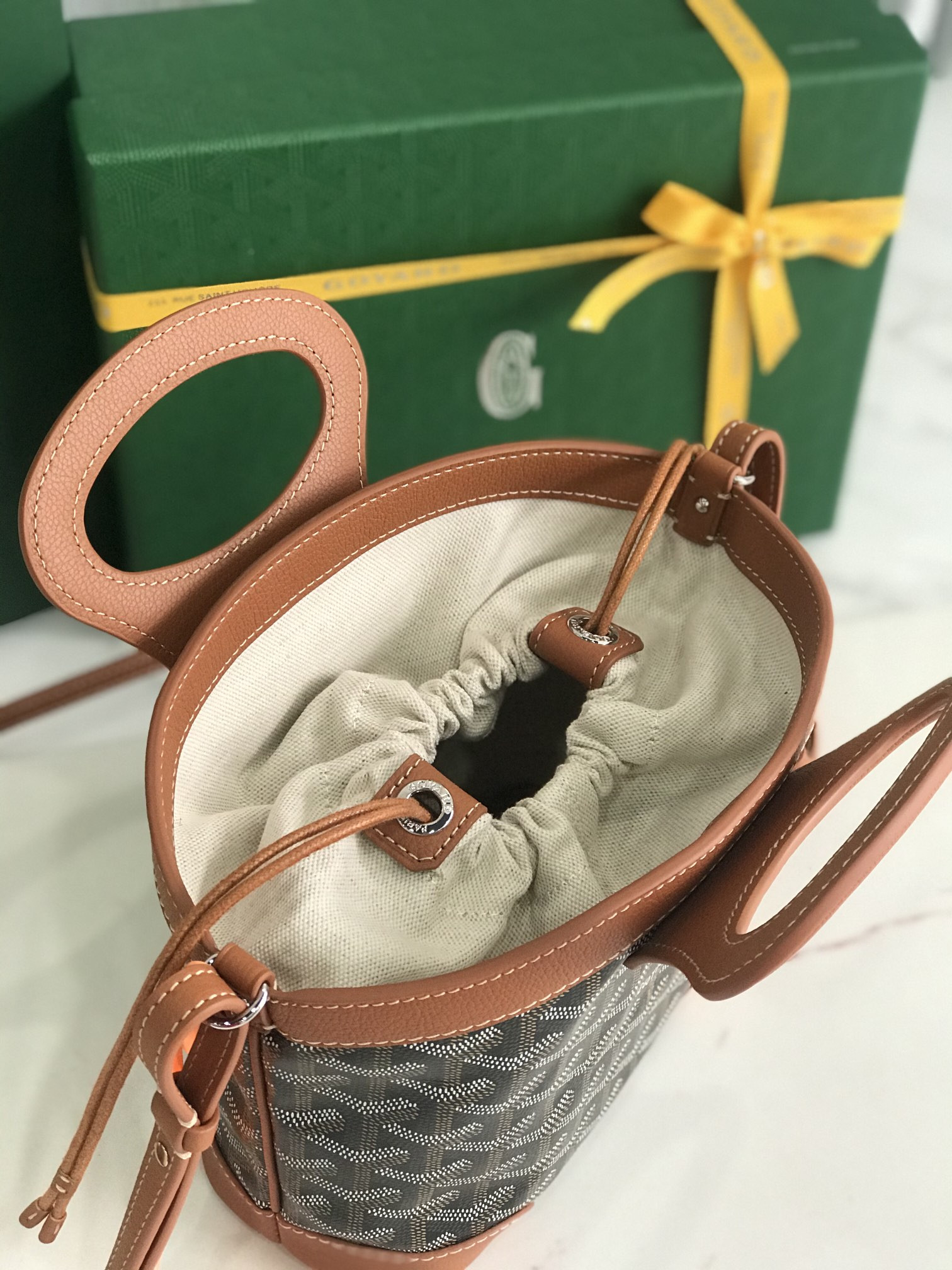 Goyard Beluga Mini Bag 23x8x18.5cm