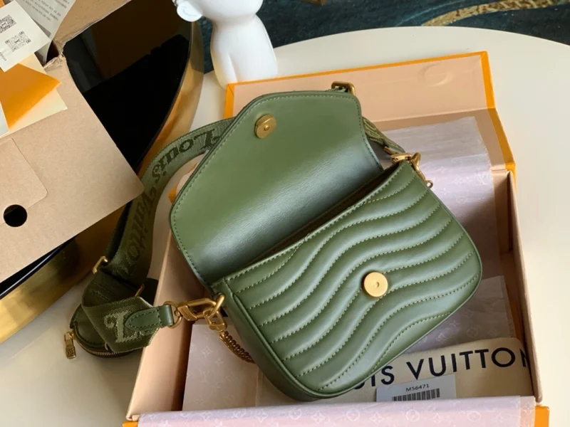 LOUIS VUITTON NEW WAVE MULTI-POCHETTE M56471
