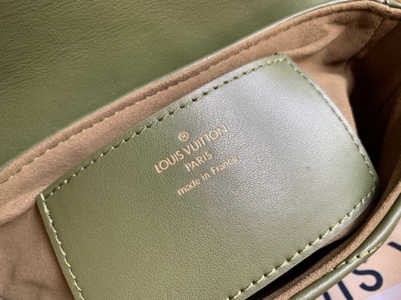 LOUIS VUITTON NEW WAVE MULTI-POCHETTE M56471