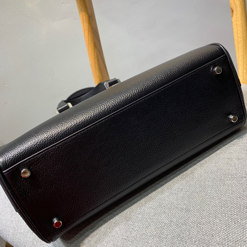 Gucci Zumi grainy leather small top handle bag